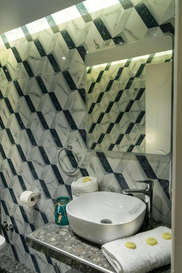 Family Inn Apartments&Suites Неос-Мармарас Экстерьер фото