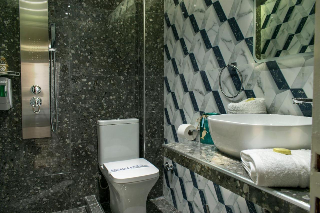 Family Inn Apartments&Suites Неос-Мармарас Экстерьер фото