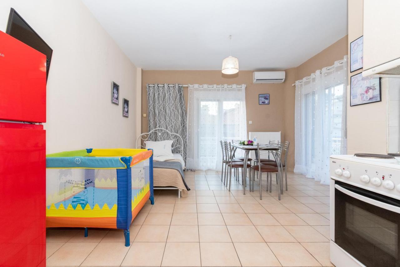Family Inn Apartments&Suites Неос-Мармарас Экстерьер фото