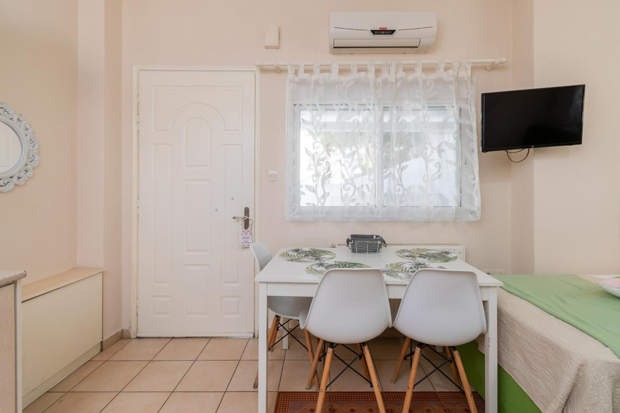 Family Inn Apartments&Suites Неос-Мармарас Экстерьер фото