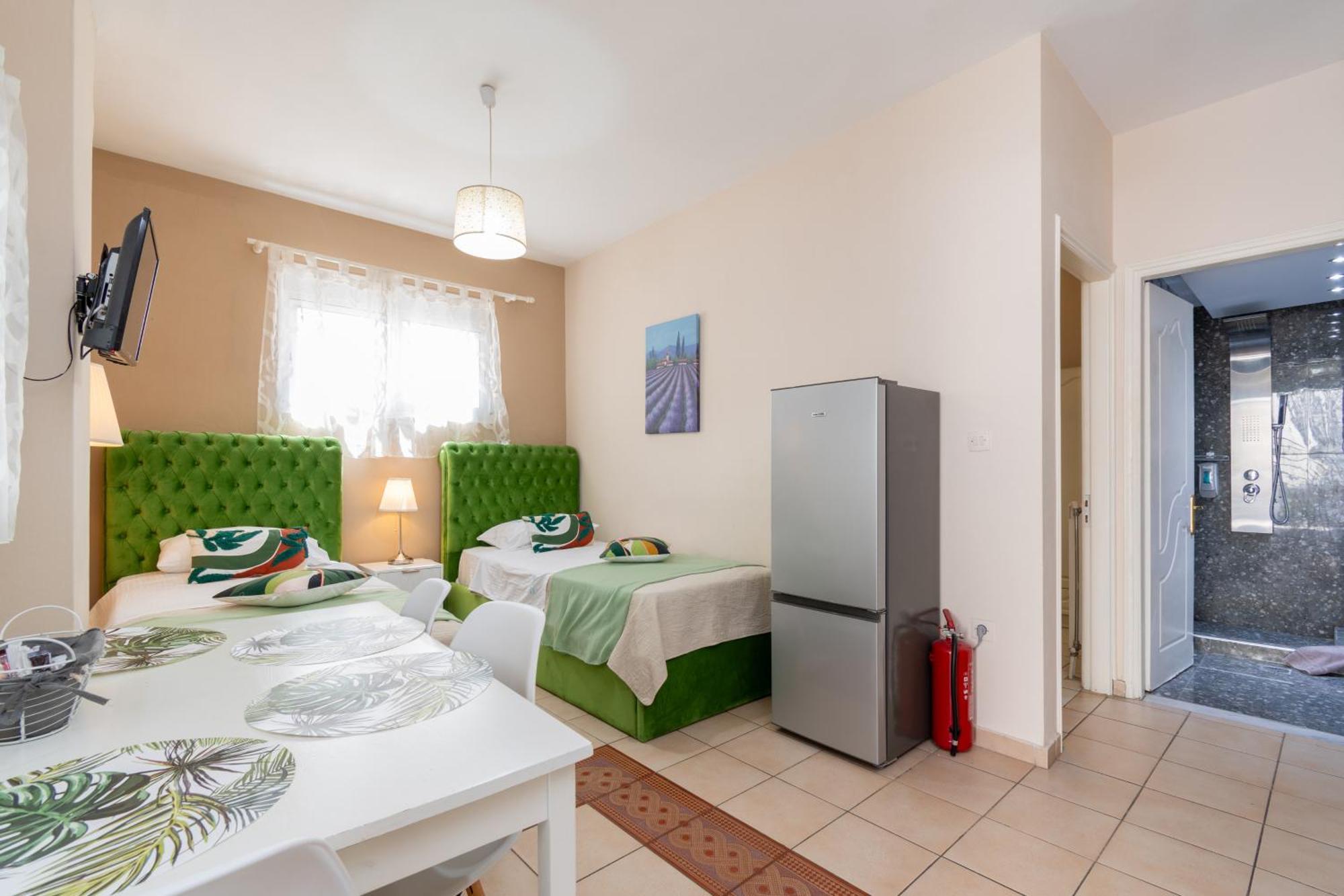 Family Inn Apartments&Suites Неос-Мармарас Экстерьер фото