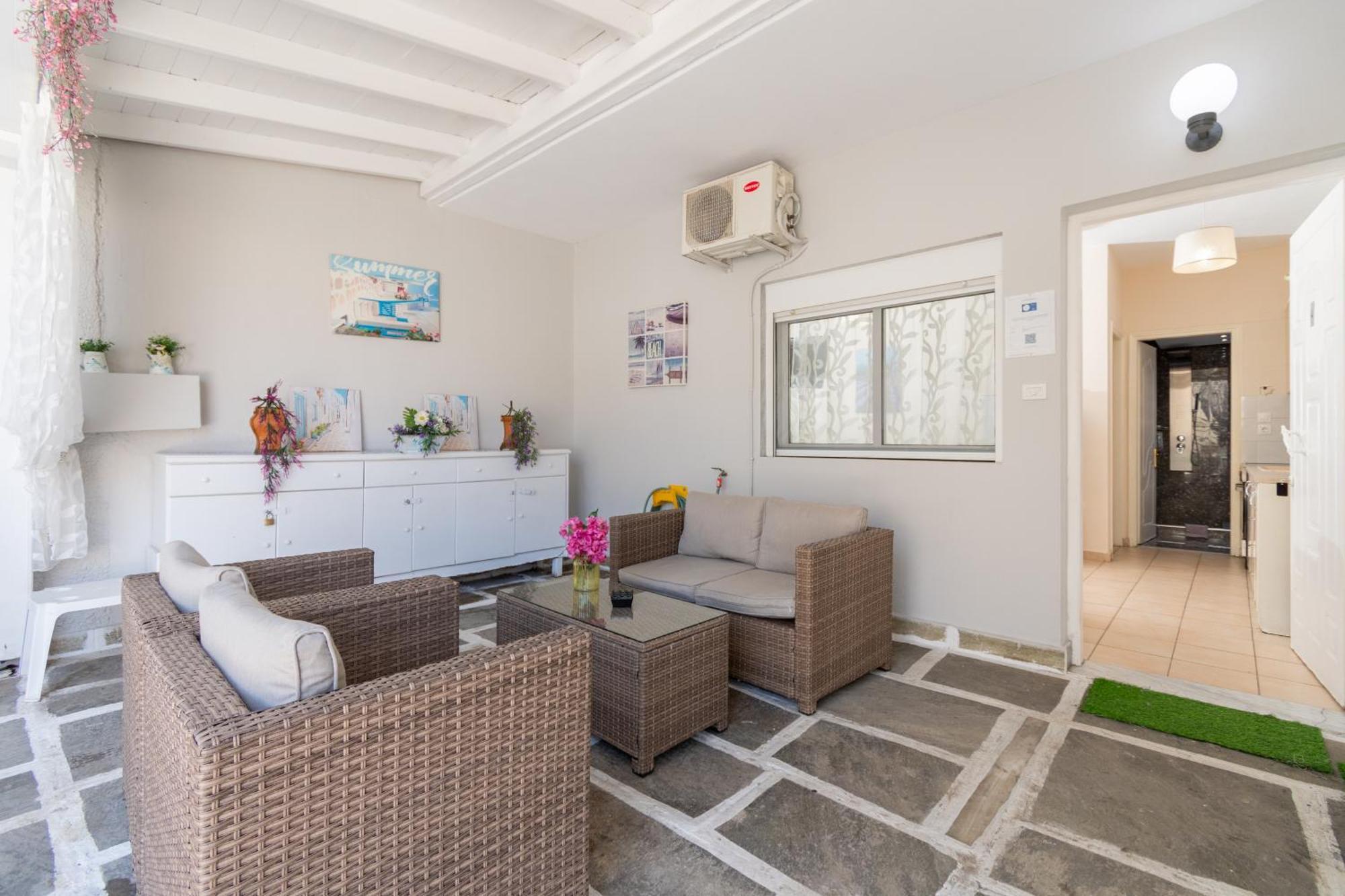 Family Inn Apartments&Suites Неос-Мармарас Экстерьер фото