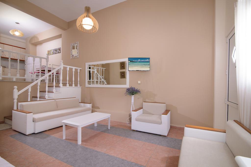 Family Inn Apartments&Suites Неос-Мармарас Экстерьер фото