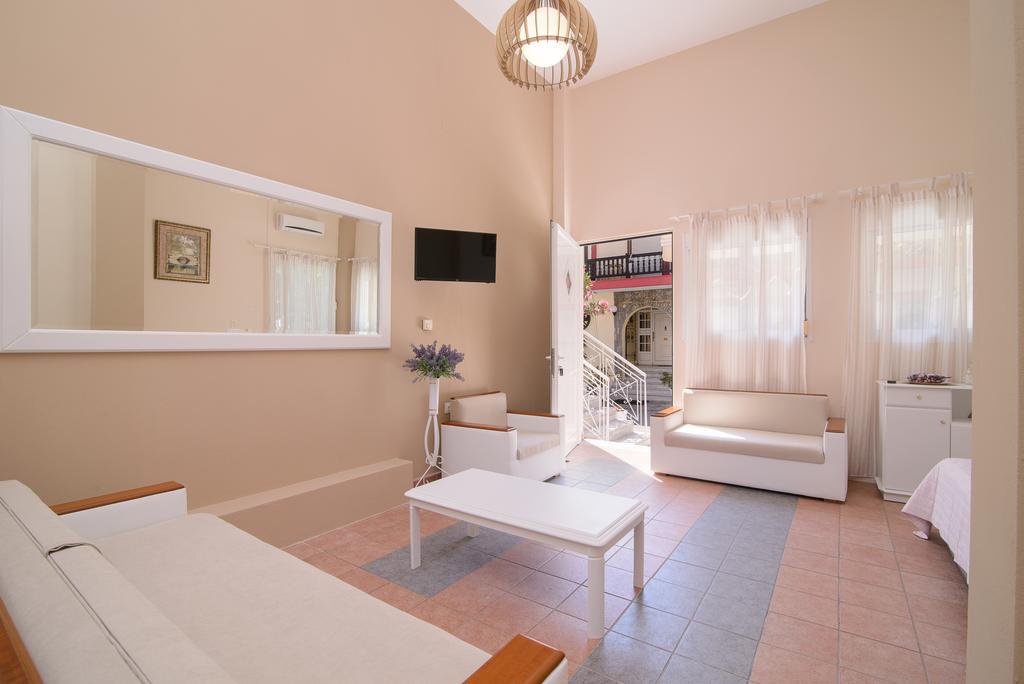Family Inn Apartments&Suites Неос-Мармарас Экстерьер фото